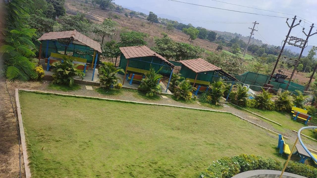 Hotel Metro Palace Resort Karjat Buitenkant foto