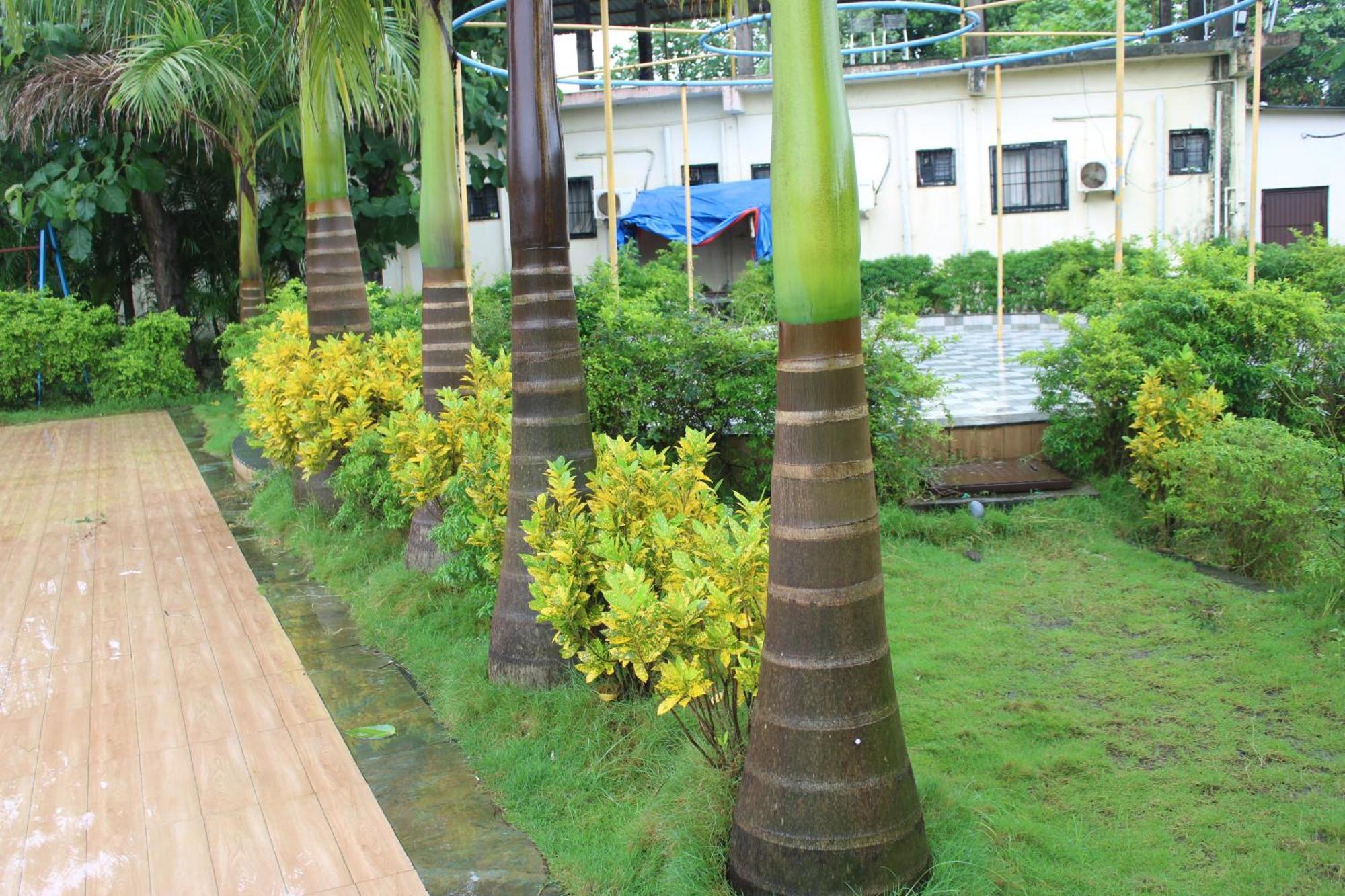 Hotel Metro Palace Resort Karjat Buitenkant foto