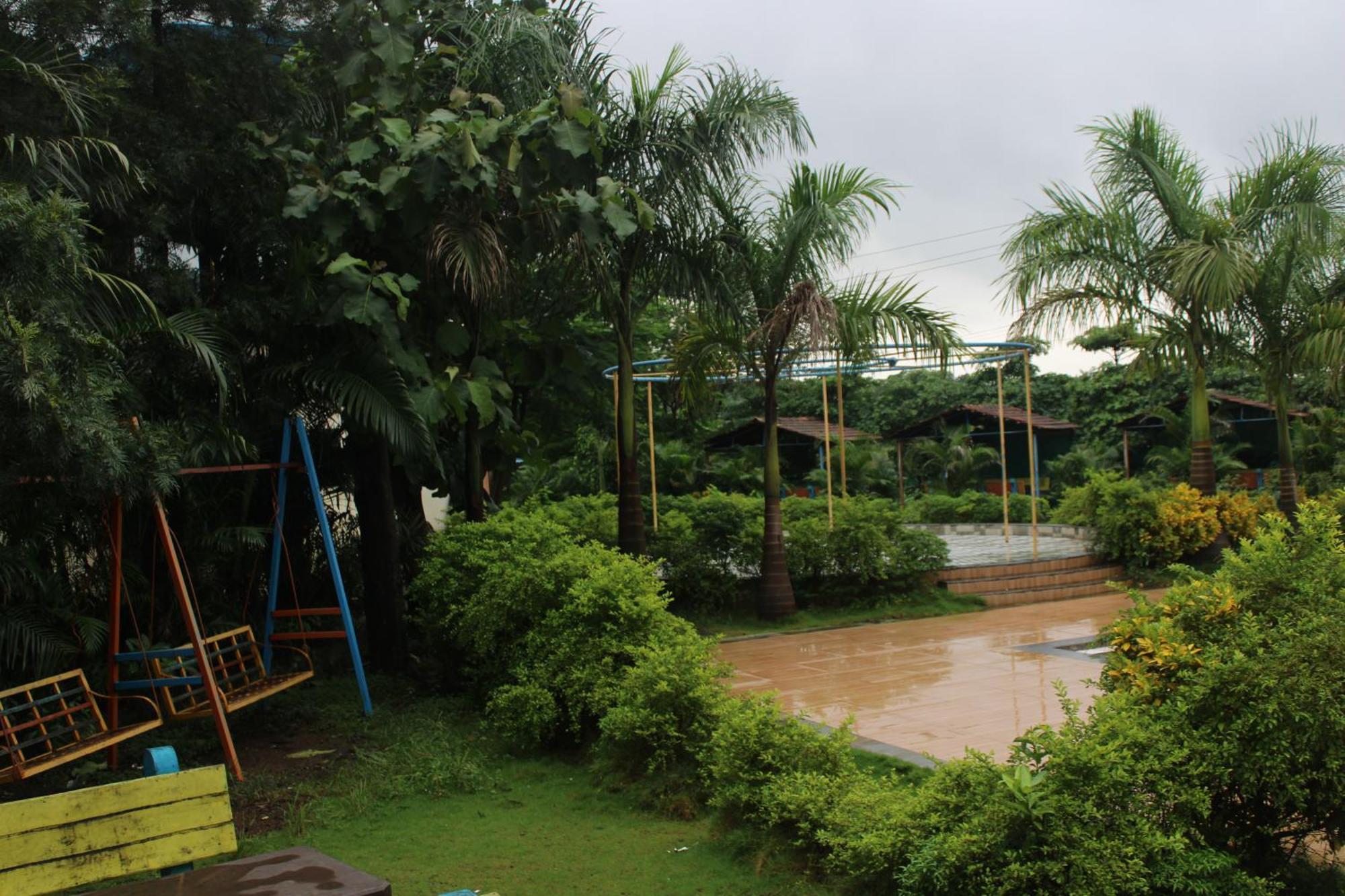 Hotel Metro Palace Resort Karjat Buitenkant foto